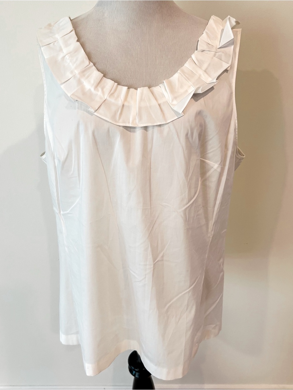 NWT Ann Taylor Factory White Ruffle Scoop Neck Sleeveless Top Womens Sz 16